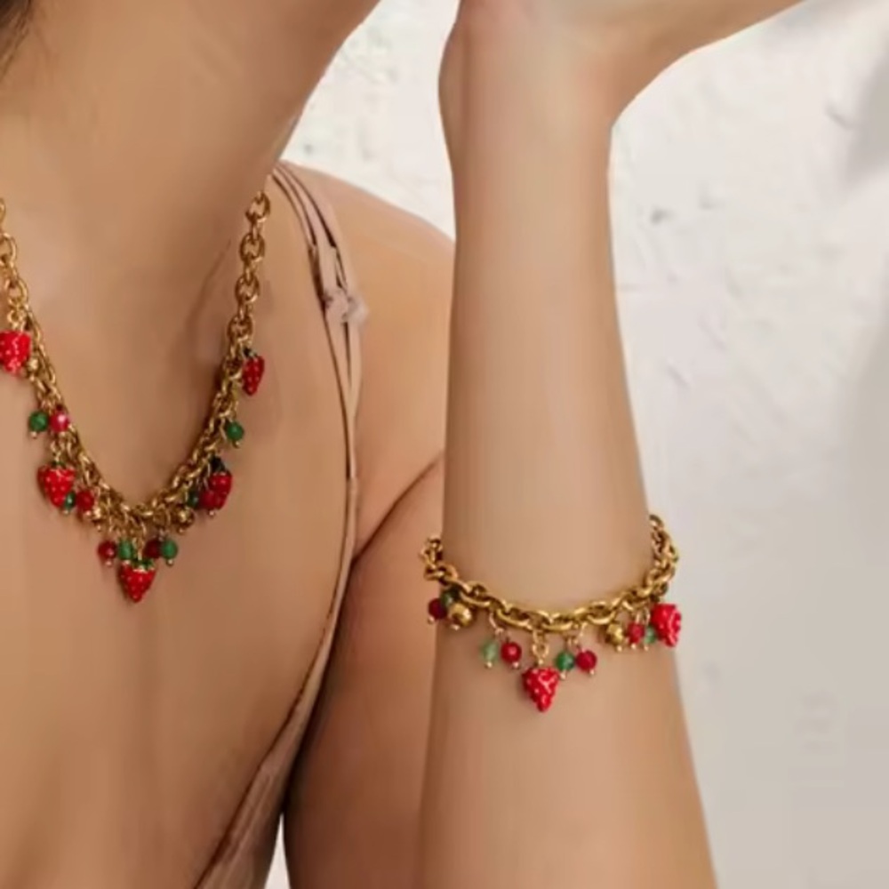 ◾️18K Gold Plated Strawberry Charm Bracelet